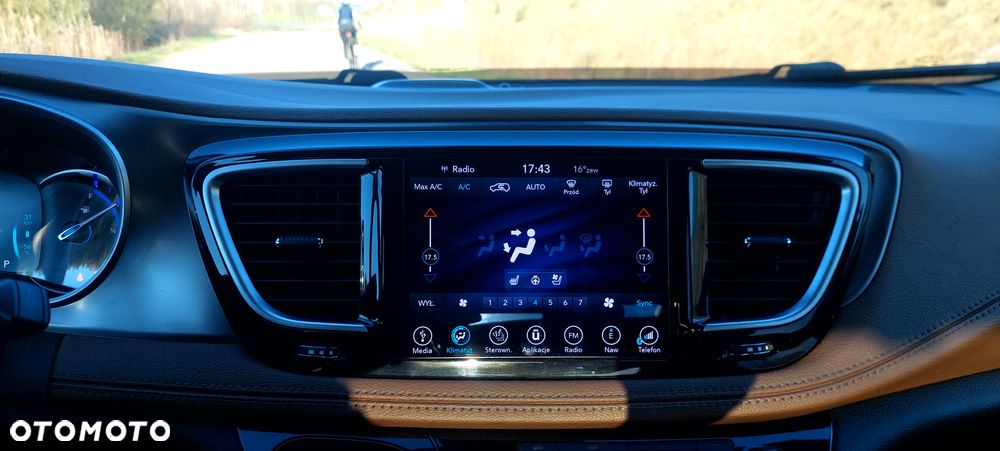 Chrysler Pacifica - 21