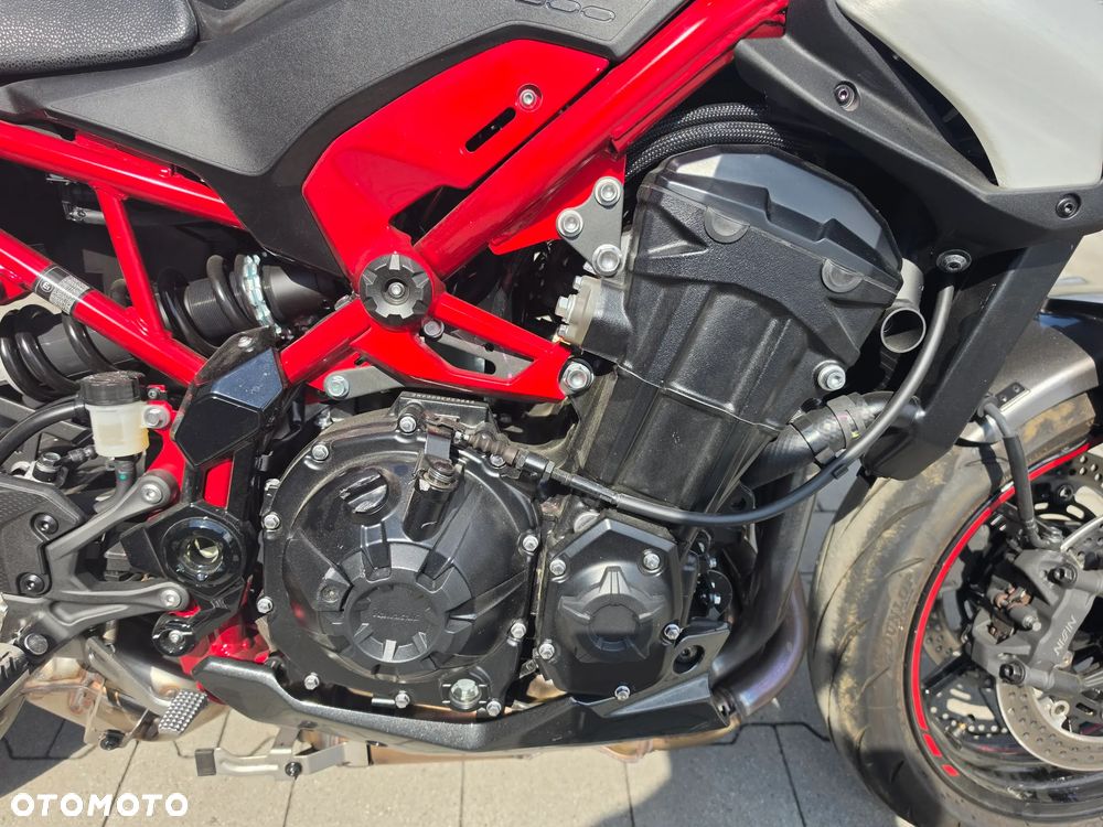 Kawasaki Z 900 - 20