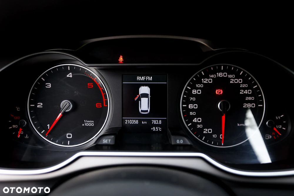 Audi A4 2.0 TDI DPF S line Sportpaket - 30