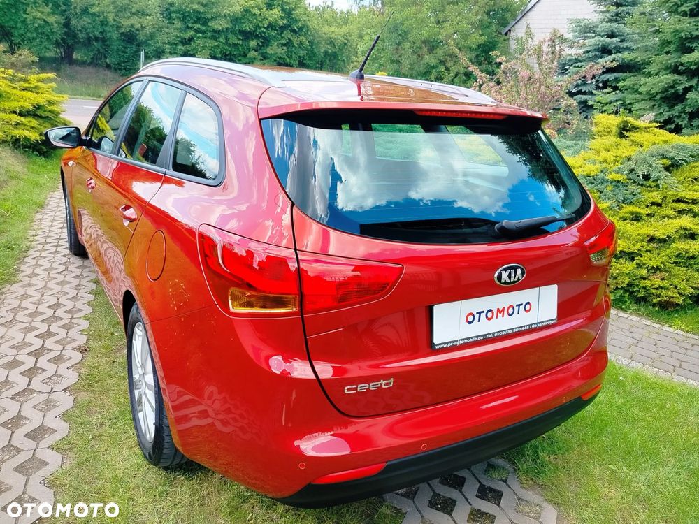Kia Ceed - 10
