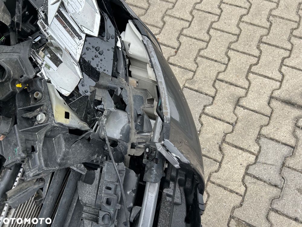 Peugeot 208 - 35