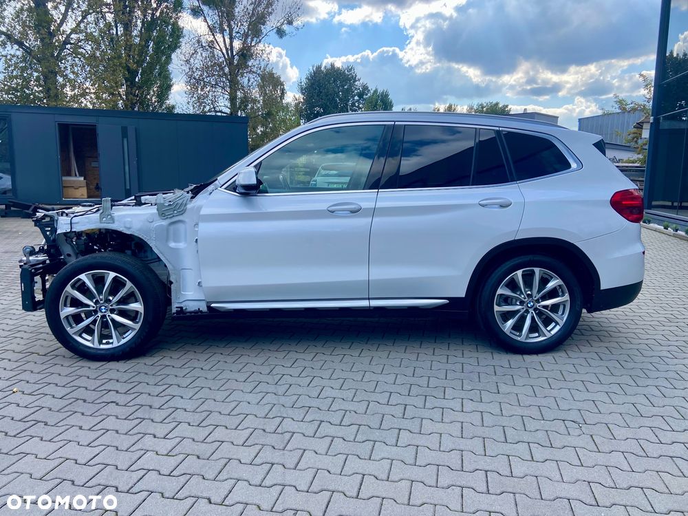 BMW X3 xDrive30i Luxury Line - 7