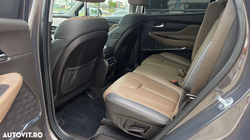 Hyundai Santa Fe 1.6 HEV 2WD SEVEN Signature - 21