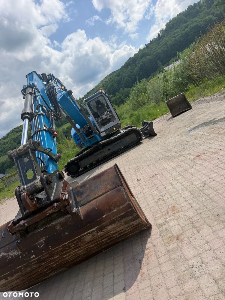 Wacker Neuson ET145 Koparka Gąsienicowa 15 ton. Maszyna jak Nowa 2018 rok. 3400Mtg silnik PERKINS. Maszyna Pełny Oryginał. Aktualna DEKRA BMWT oraz aktualne serwisy Eksploatacyjne! Sprowadzona z Norwegii, KLIMA, KAMERY, własna pompa tankowania, Nagłośnienie, Zero luzów i wycieków! OKAZJA. Szybkozłącze Hydrauliczne. Skrętne ramię. Dodatkowe linie hydrauliczne! 2 łyżki - 31