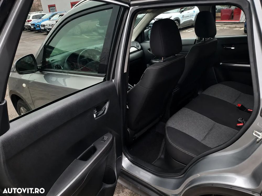 Suzuki Vitara 1.4 Boosterjet MHEV Passion - 11