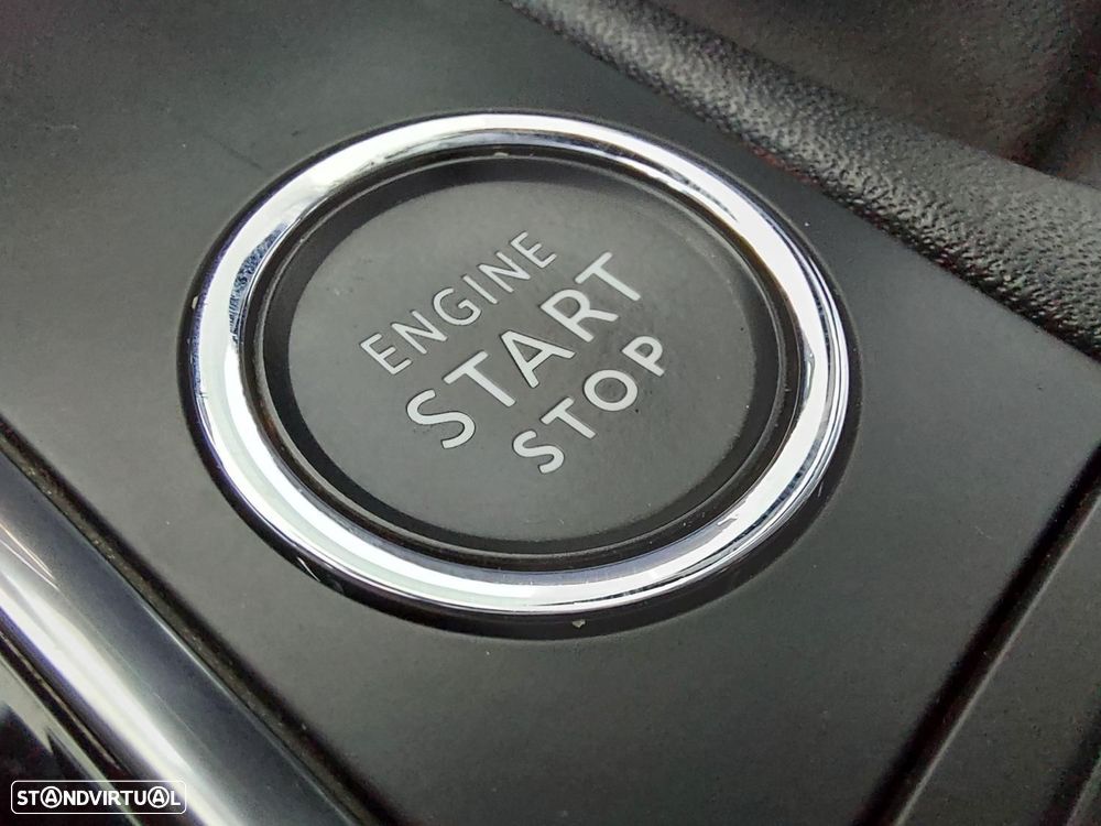 Peugeot 3008 1.5 BlueHDi Active Pack — fotografia 38