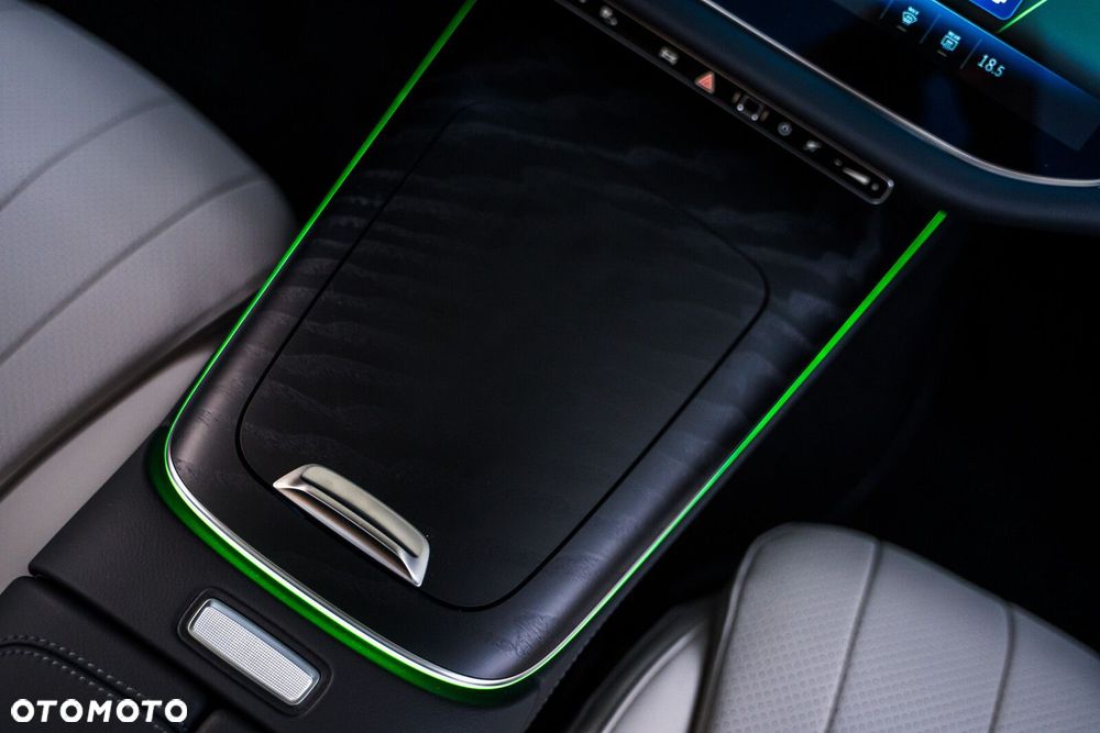 Mercedes-Benz Klasa E - 21