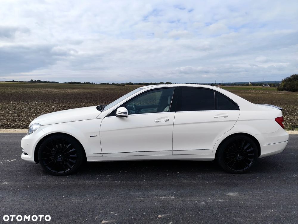 Mercedes-Benz Klasa C 350 BlueEff Avantgarde - 9