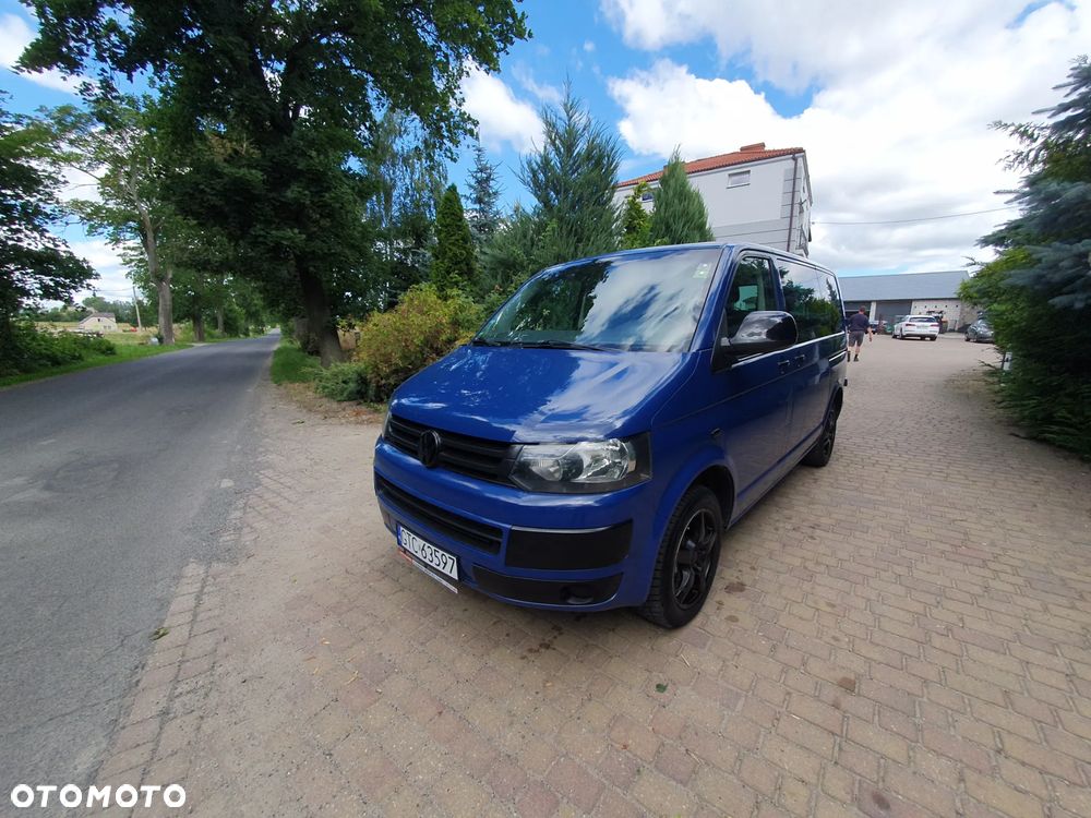 Volkswagen Caravelle - 1