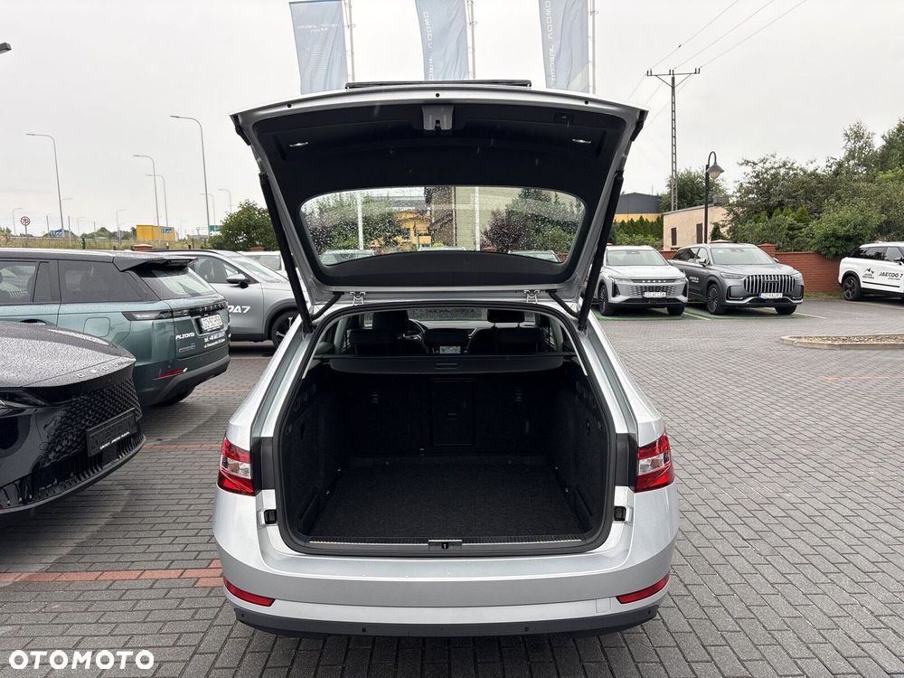 Skoda Superb 1.5 TSI Ambition DSG - 32