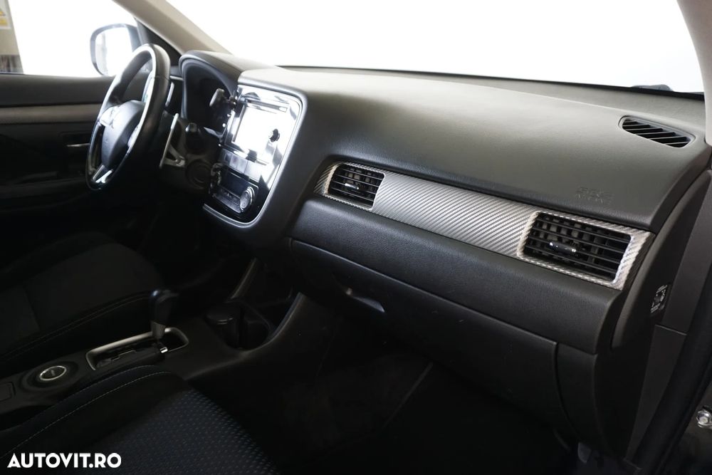 Mitsubishi Outlander 2.2 DI-D 4WD Automatik Plus - 11