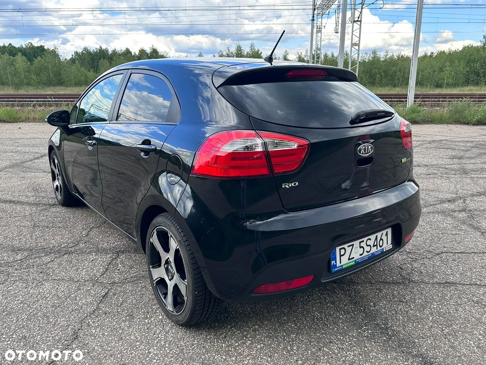 Kia Rio - 14