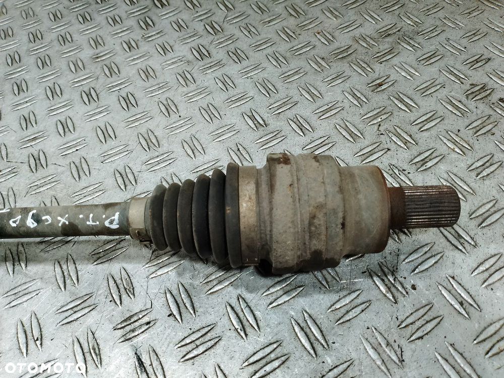 PÓŁOŚ PRAWA TYŁ VOLVO XC90 ( 02-14 ) 2.5 T2 - 2