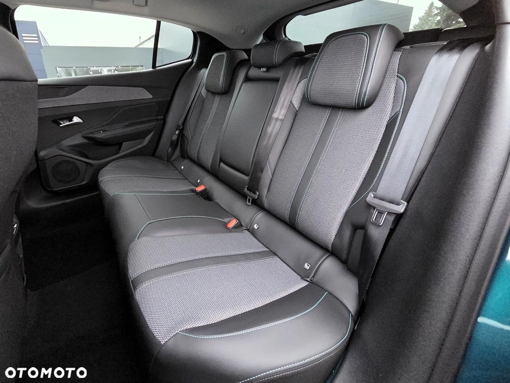 Peugeot 408 1.2 PureTech mHEV Business S&S e-DSC6 - 28