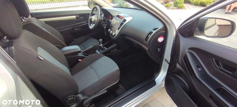 Kia ProCeed 1.4 CVVT Dream-Team Edition - 10