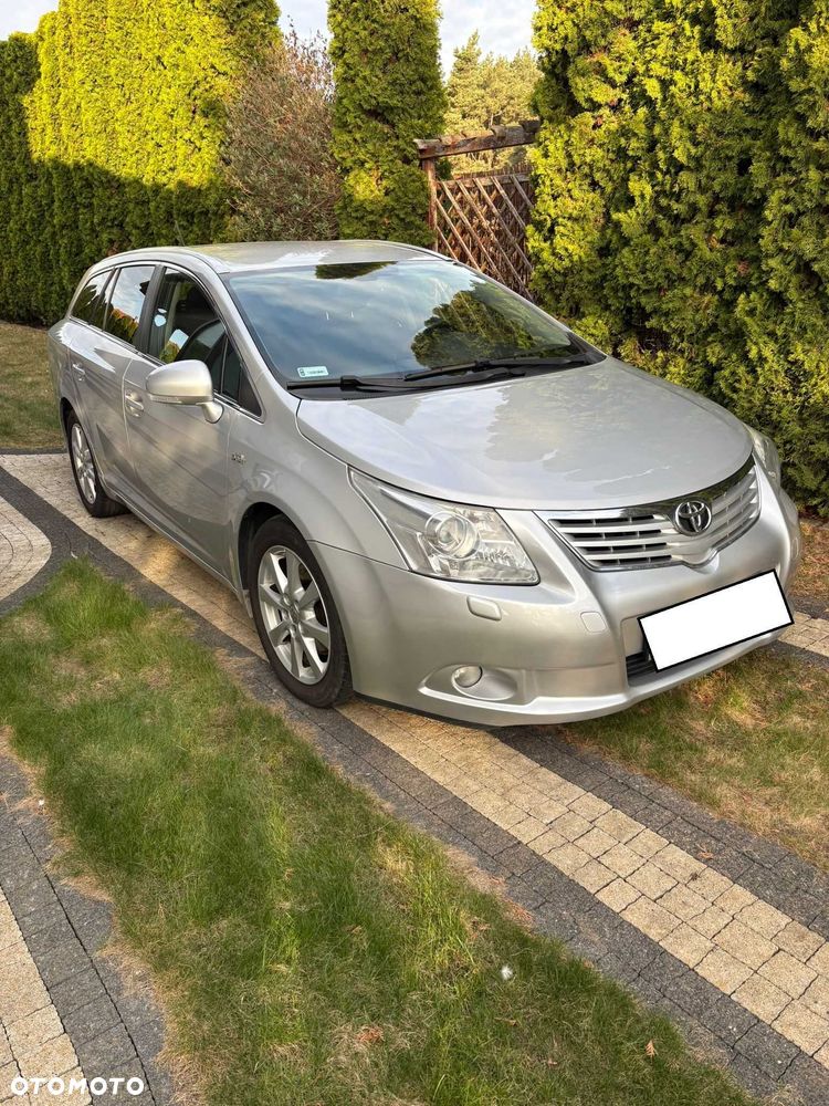 Toyota Avensis - 1