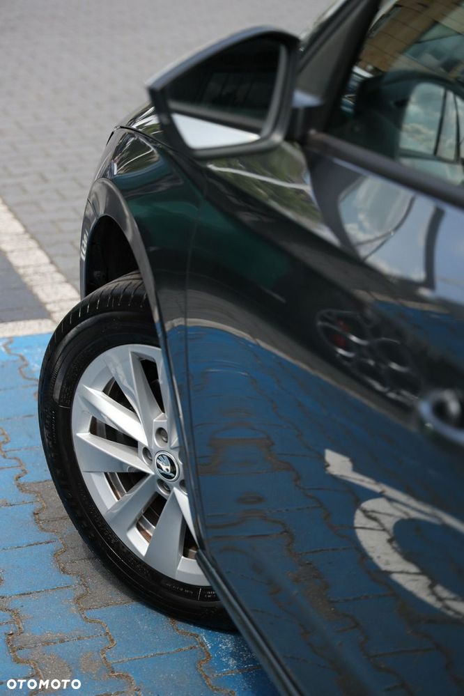 Skoda Scala 1.0 TSI Essence - 31