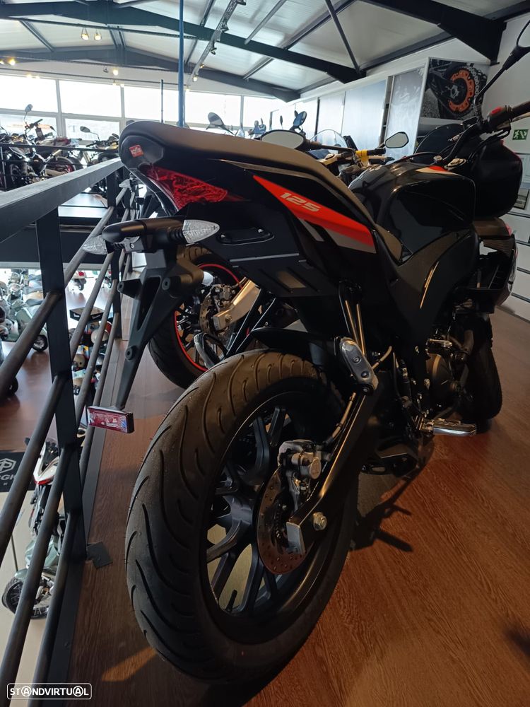 Aprilia Tuono 125 - 3