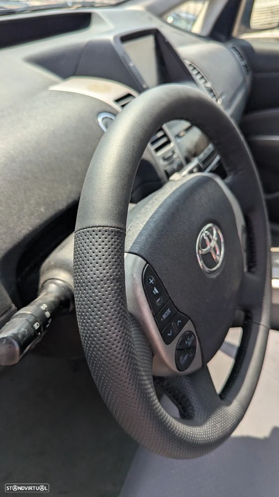 Toyota Prius 1.5 VVT-i HSD Sol - 17