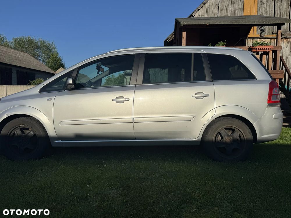 Opel Zafira 1.8 Cosmo - 3