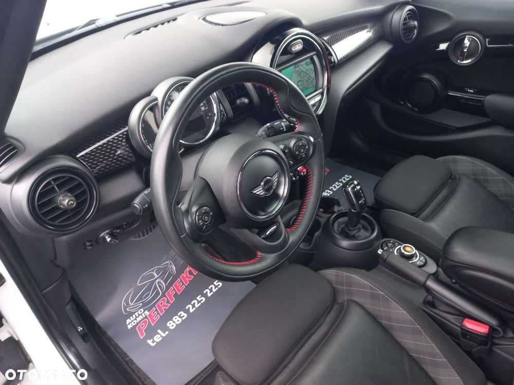 MINI John Cooper Works - 13
