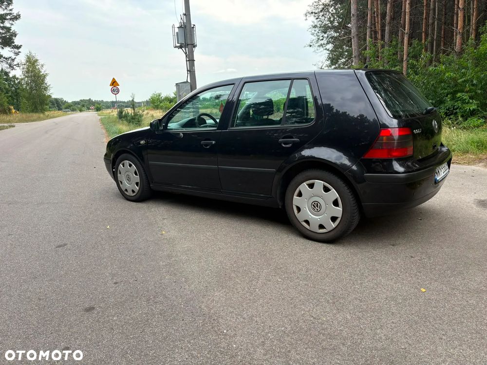 Volkswagen Golf - 4