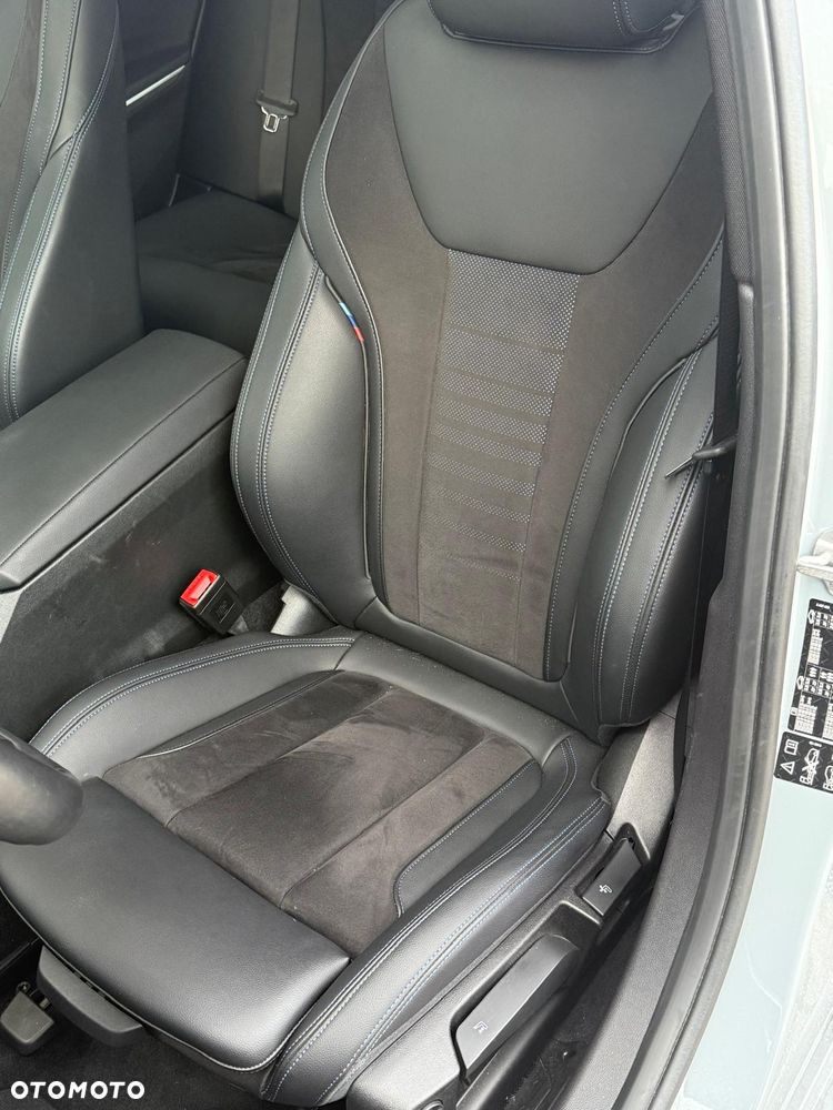 BMW Seria 3 320d xDrive - 27