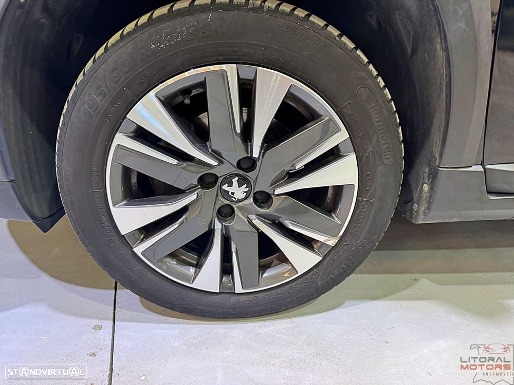 Peugeot 2008 PureTech 130 Allure - 13