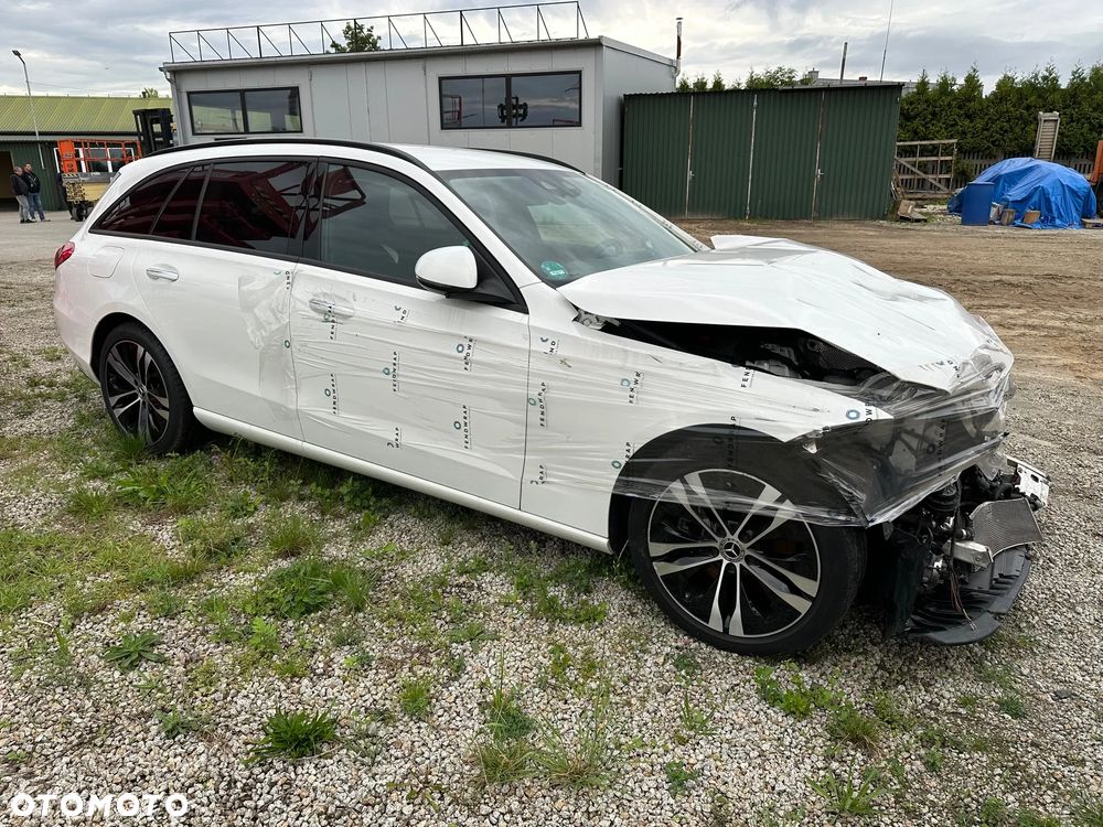 Mercedes-Benz Klasa C 220 d 4Matic T 9G-TRONIC Avantgarde - 4