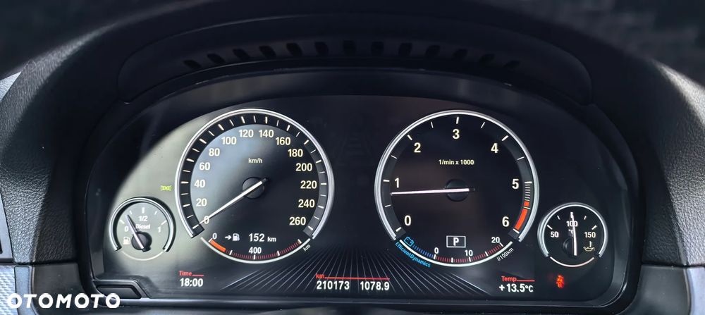 BMW Seria 5 525d xDrive - 26