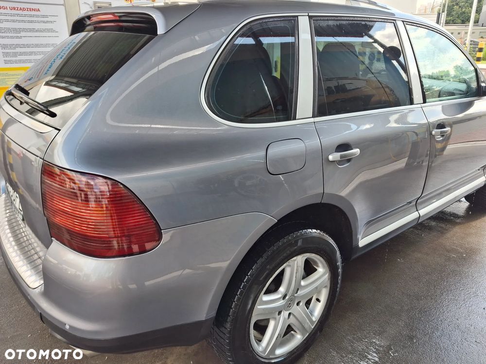 Porsche Cayenne - 2