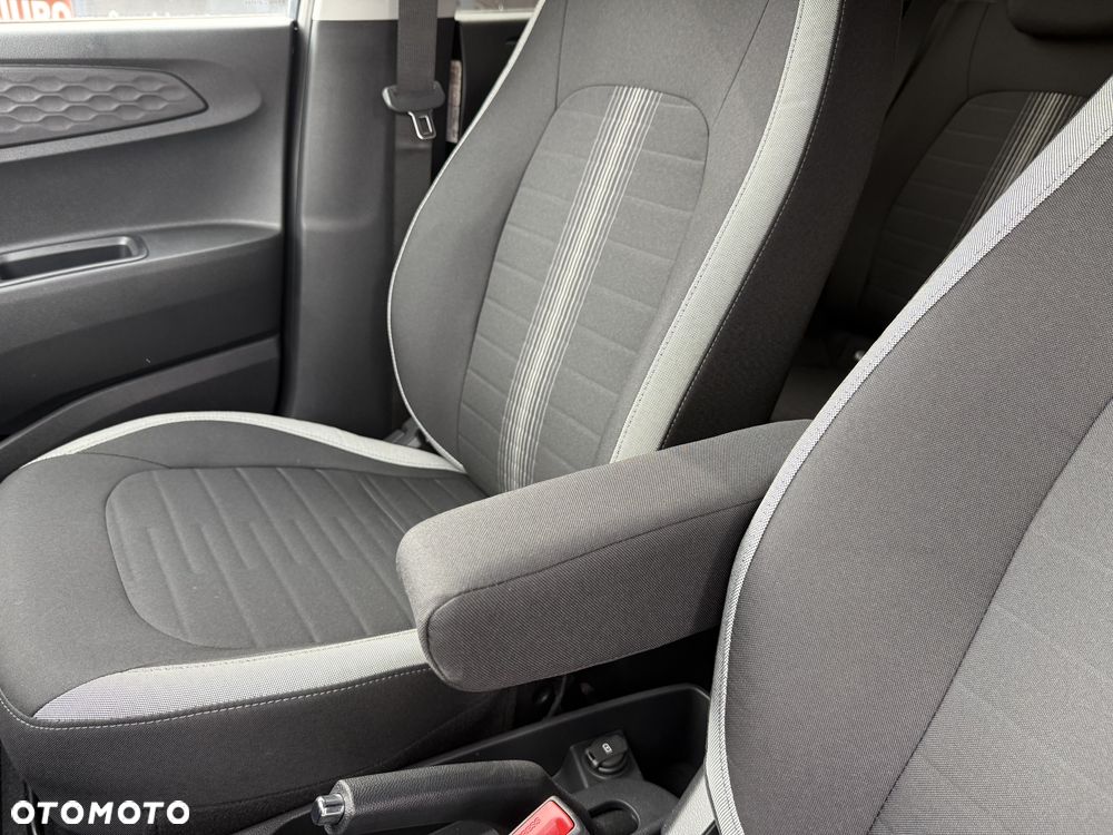 Hyundai i10 1.0 Fifa World Cup Edition - 29