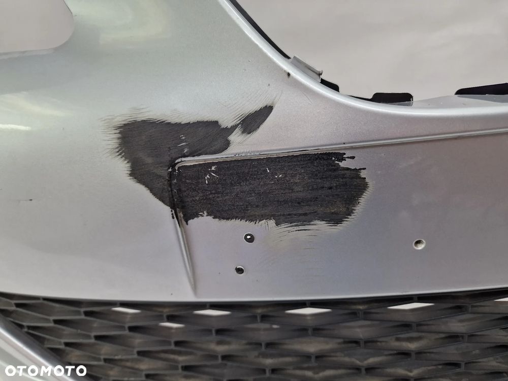 SEAT IBIZA IV 6J0 08- ZDERZAK PRZEDNI PRZÓD + KRATKA ŚRODKOWA ORAZ PŁYTA / OSŁONA POD ZDRRZAK , NR 6J0807221 , NR AUKCJI NZ1199 - 11