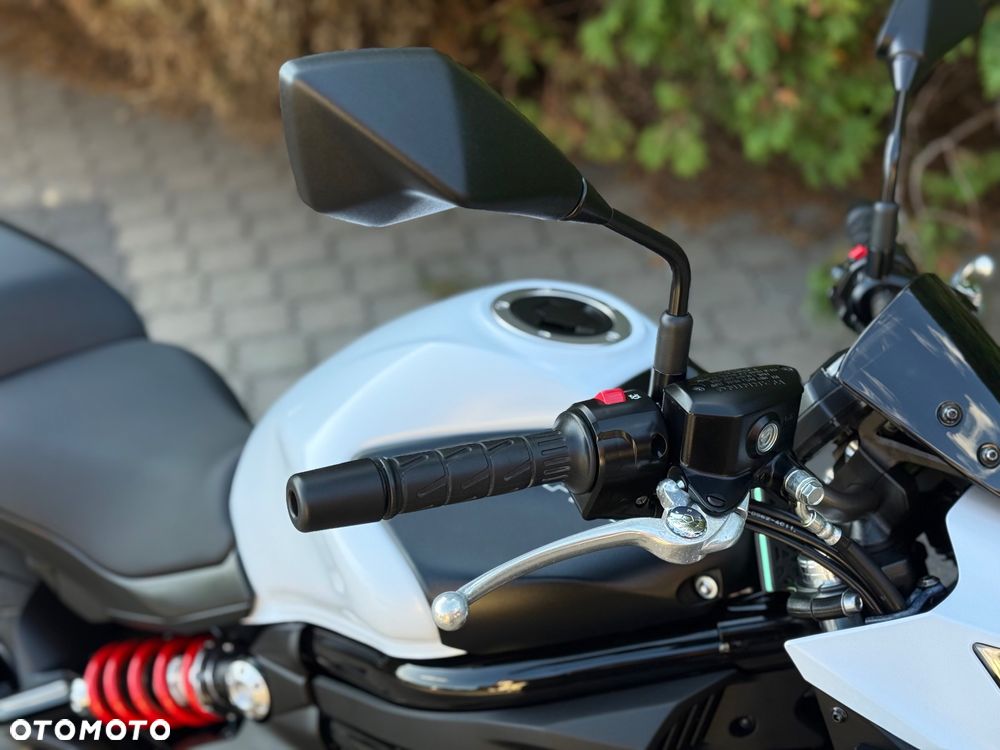 Kawasaki ER - 13