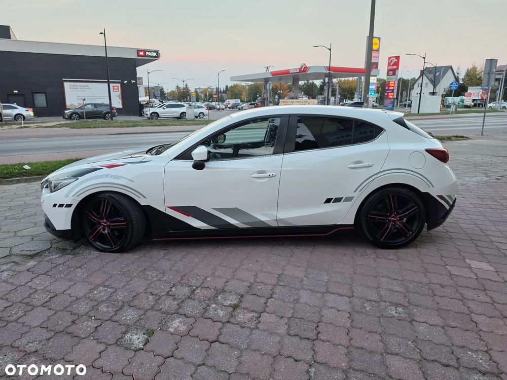 Mazda 3 SKYACTIV-D 150 Automatik Sports-Line - 2