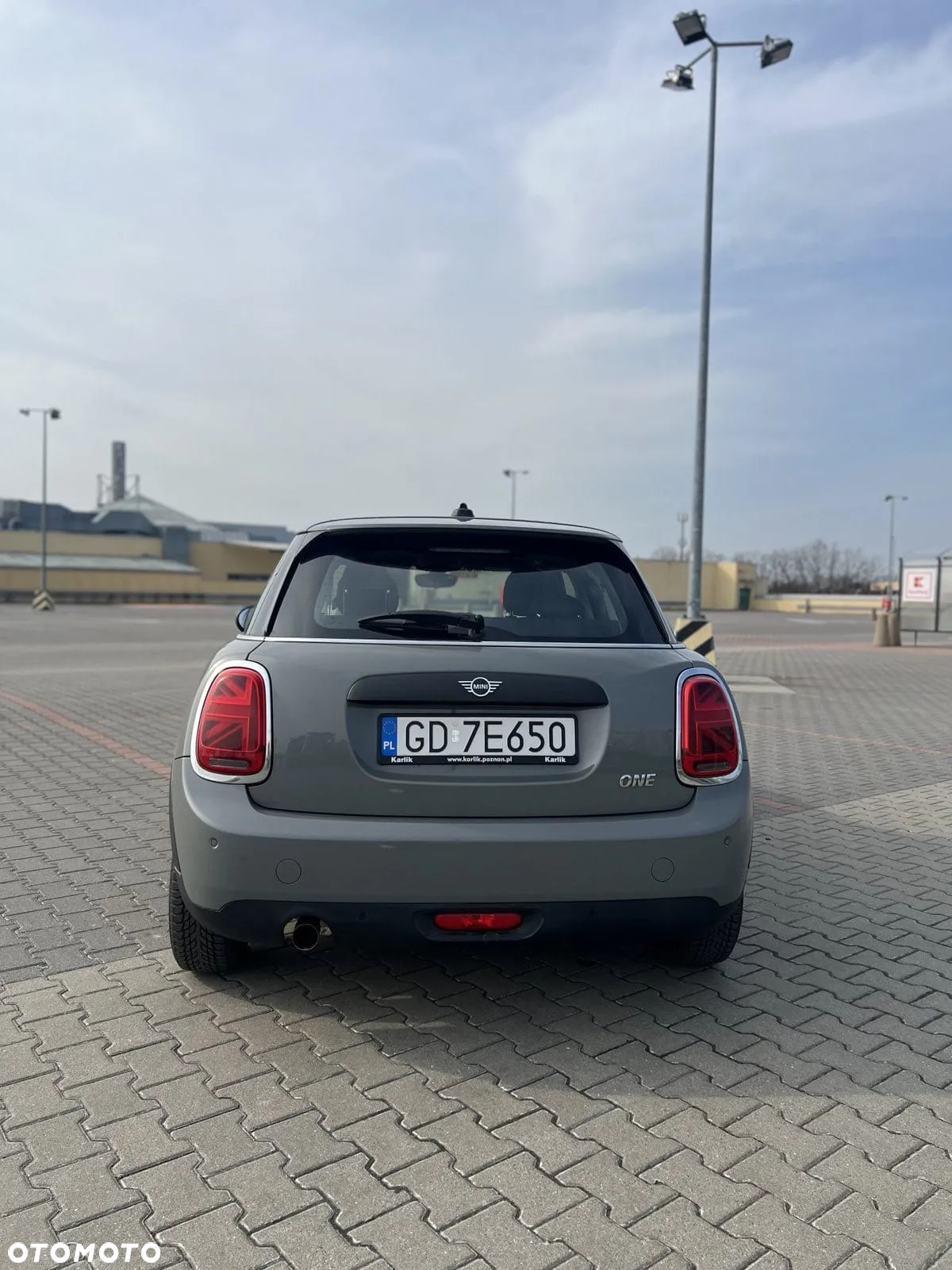 MINI ONE - 10