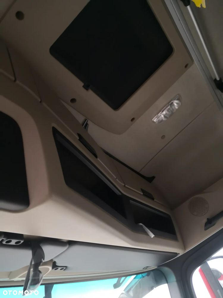 Mercedes-Benz Actros - 14