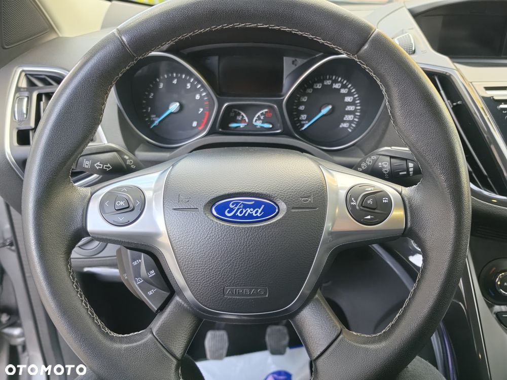 Ford Kuga - 34