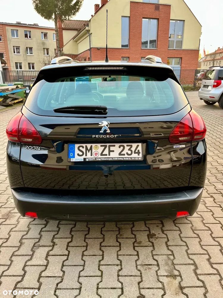 Peugeot 2008 1.2 Pure Tech Style S&S - 8