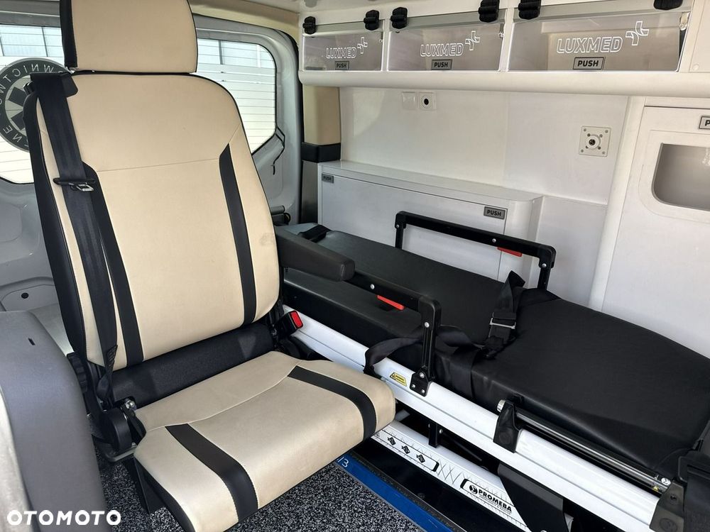 Ford Transit Connect - 19
