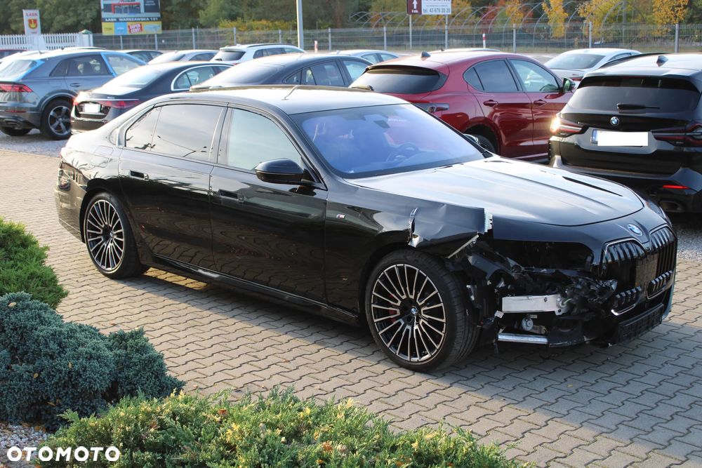 BMW 7 Series 2024 photo 3