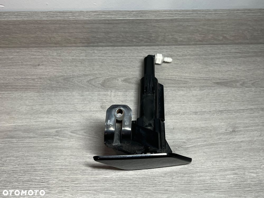 Spryskiwacz prawy Toyota C-hr lift 19- , numer lakieru : 209 - 2