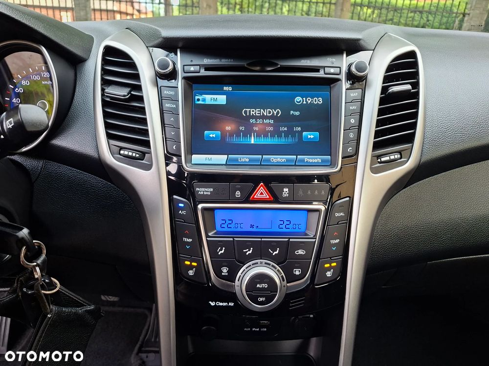 Hyundai i30 blue Kombi 1.6 GDi Passion - 24