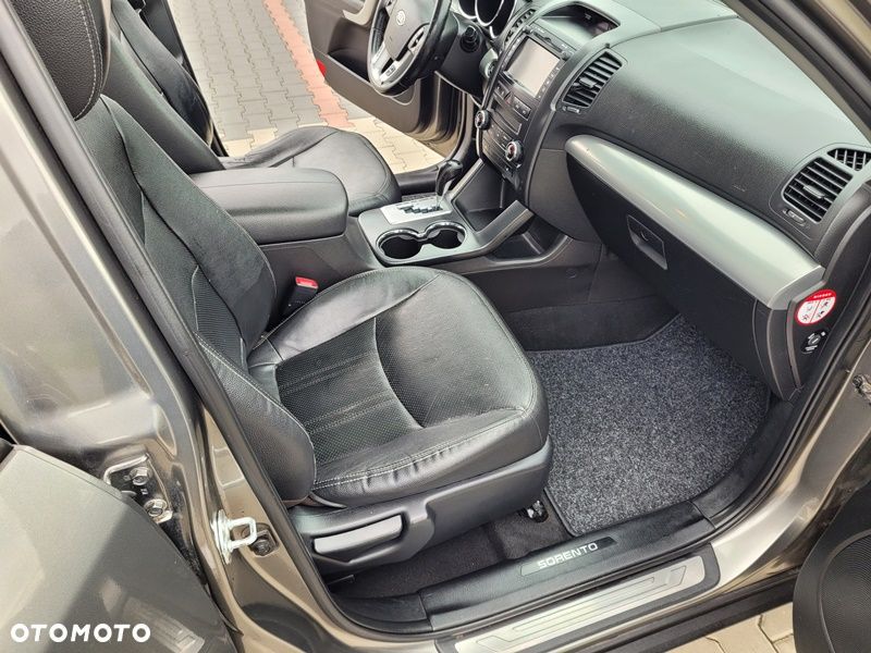 Kia Sorento - 38
