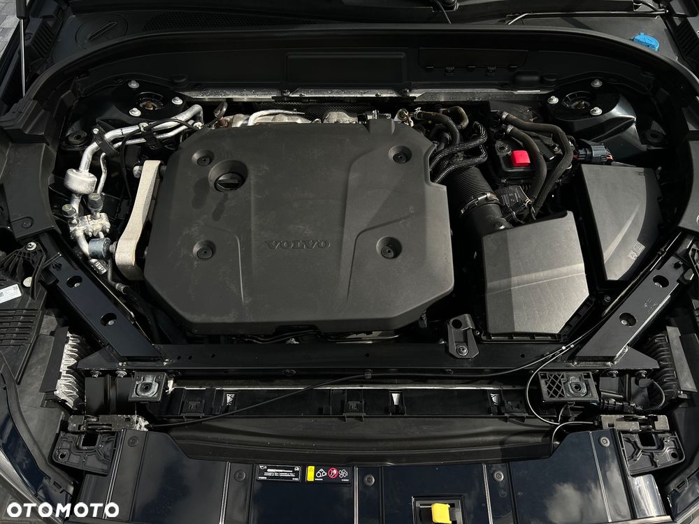 Volvo XC 60 B4 D Momentum Pro - 24