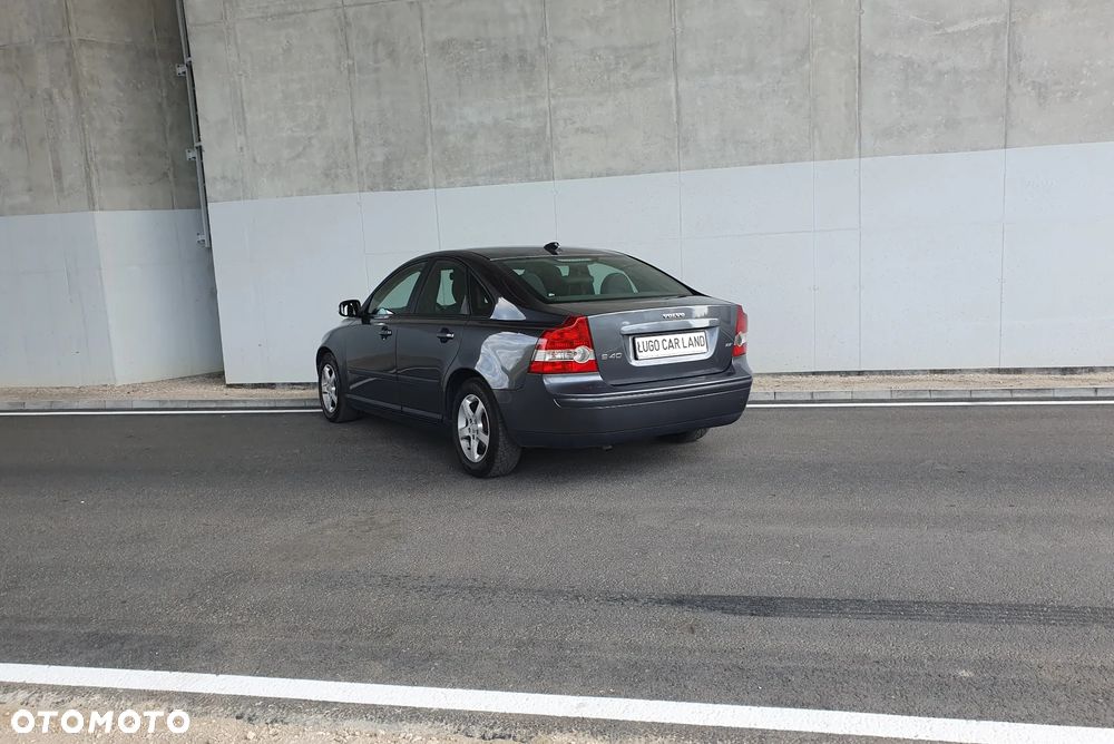 Volvo S40 1.8 Momentum - 4