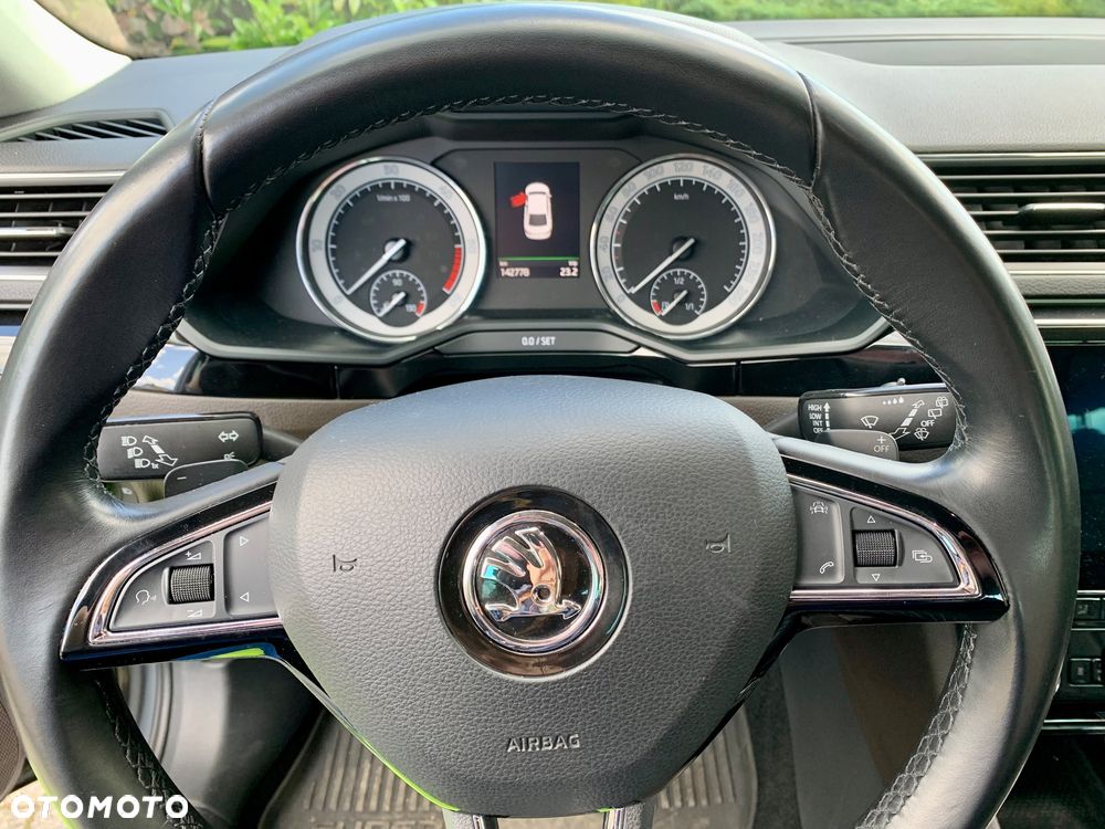 Skoda Superb 2.0 TDI L&K DSG - 13
