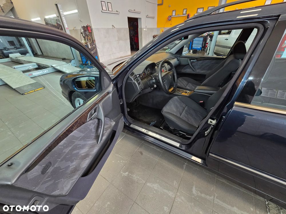 Mercedes-Benz Klasa E - 19