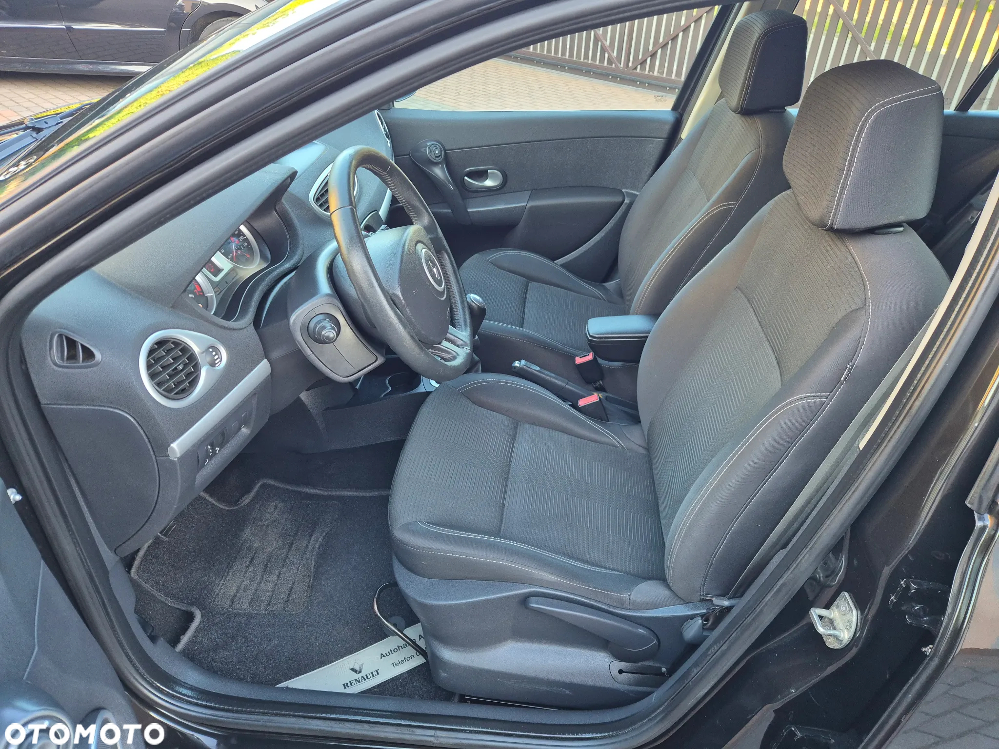 Renault Clio 1.2 16V 75 Expression - 17