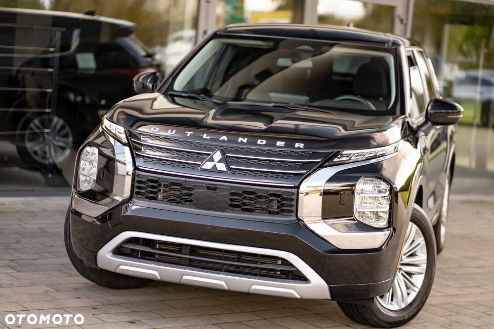 Mitsubishi Outlander - 4